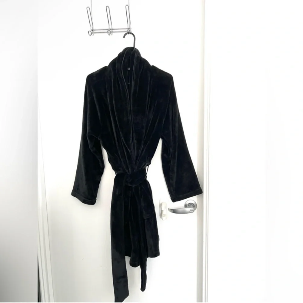 Victoria’s Secret Robe - Picture 3 of 4